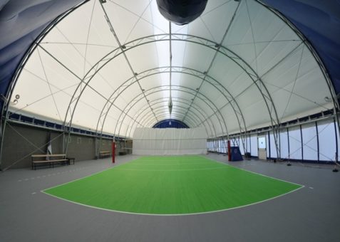 Tensostruttura con archi in acciaio