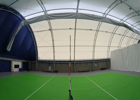 Tensostruttura con archi in acciaio