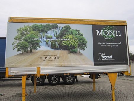 Camion e rimorchi telonati