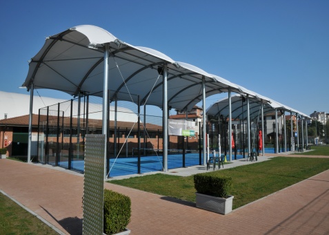 Prodotto Speciale Coperture per campi da PADEL Teloni Poletti